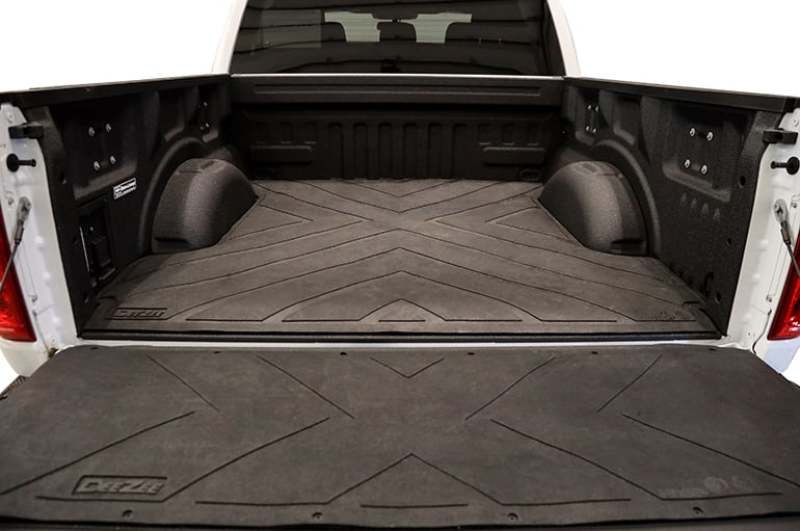 Dee ZeeDeezee 15 - 23 Ford F150 Heavyweight Bed Mat - Custom Fit 5 1/2Ft Bed (X Pattern)