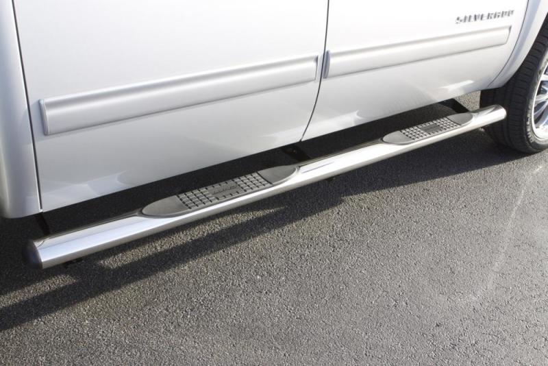 LUNDLund 2019 Ram 1500 Crew Cab Pickup 4in. Oval Straight SS Nerf Bars - Polished Stainless