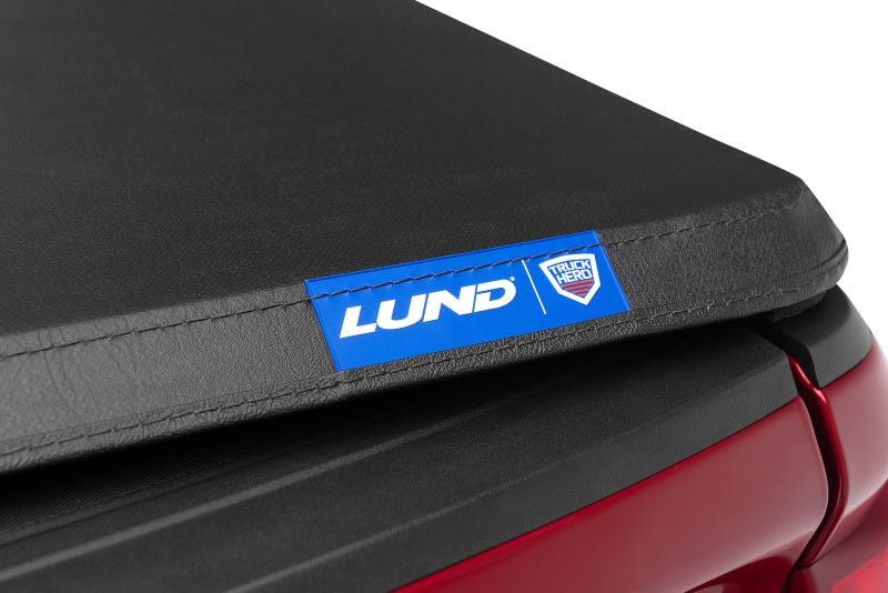 LUNDLund 19 - 23 Chevrolet Silverado 1500 (5.5ft. Bed) Genesis Tri - Fold Tonneau Cover - Black