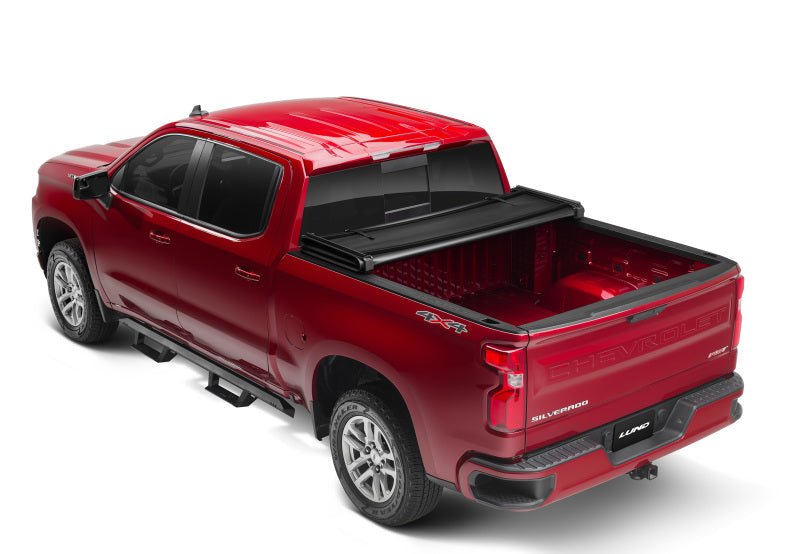 LUNDLund 19 - 23 Chevrolet Silverado 1500 (5.5ft. Bed) Genesis Tri - Fold Tonneau Cover - Black