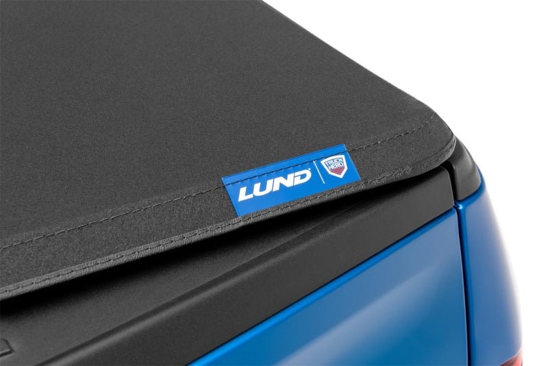 LUNDLund 15 - 18 Ford F - 150 (5.5ft. Bed) Genesis Elite Tri - Fold Tonneau Cover - Black