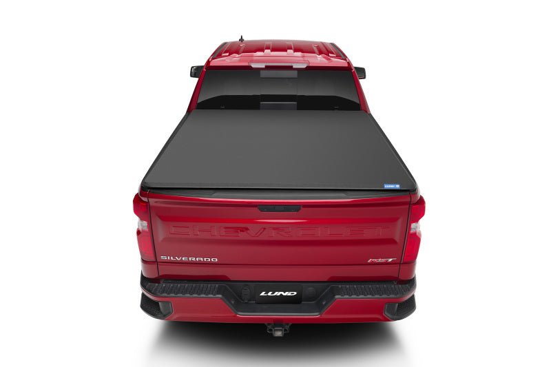 LUNDLund 14 - 17 Chevy Silverado 1500 (5.5ft. Bed) Genesis Elite Tri - Fold Tonneau Cover - Black