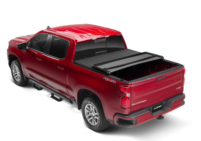 LUNDLund 14 - 17 Chevy Silverado 1500 (5.5ft. Bed) Genesis Elite Tri - Fold Tonneau Cover - Black