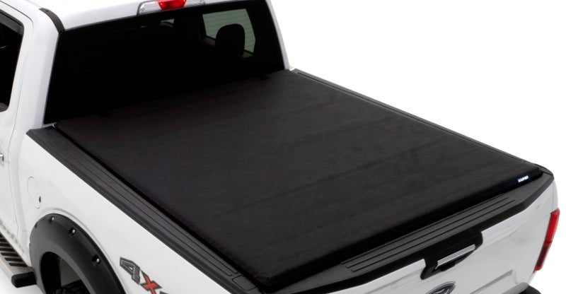 LUNDLund 15 - 17 Chevy Colorado (6ft. Bed) Genesis Roll Up Tonneau Cover - Black