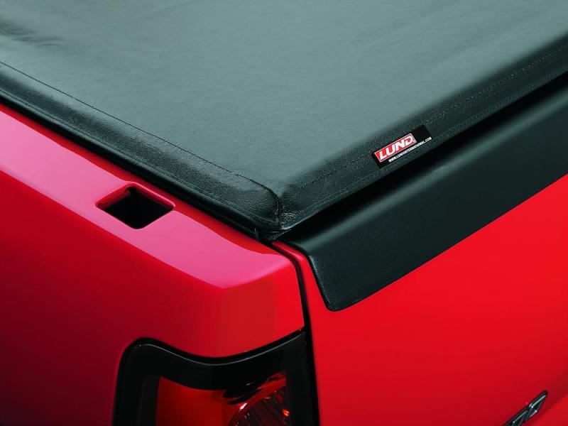 LUNDLund 15 - 17 Chevy Colorado (6ft. Bed) Genesis Roll Up Tonneau Cover - Black