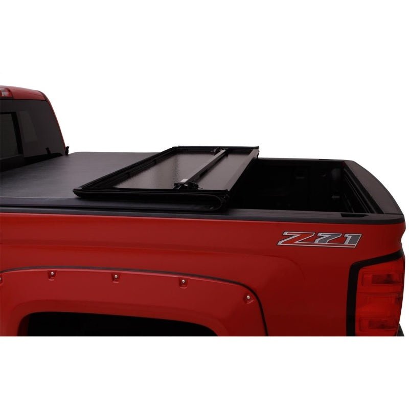 LUNDLund 16 - 23 Toyota Tacoma (5ft. Bed) Hard Fold Tonneau Cover - Black