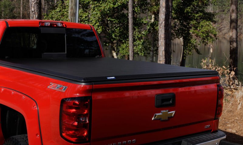 LUNDLund 21 - 23 Ford F - 150 (5.5ft. Bed) Hard Fold Tonneau Cover - Black