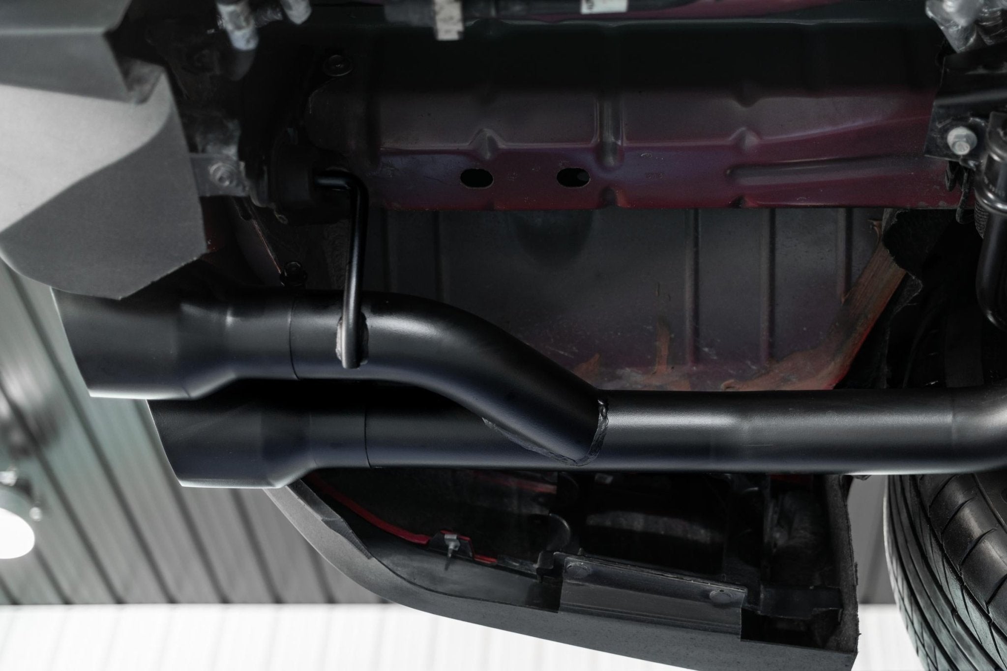 MBRP Inc.Exhaust Pipe 2.5 Inch Axle Back With Quad 4 Inch Dual Wall Tips For 18 - 23 Ford Mustang GT 5.0L Non Active Exhaust T304 Stainless Steel MBRP