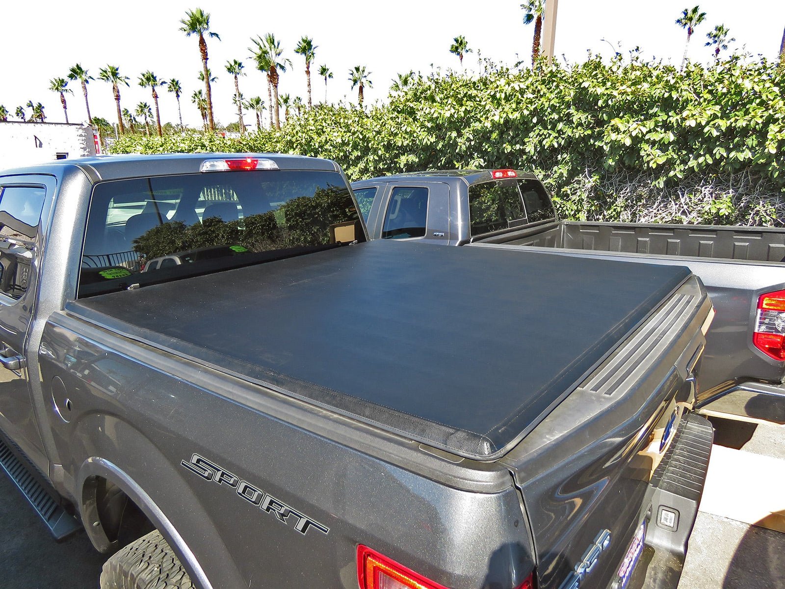 SteelcraftSteelcraft Tri - Fold Tonneau Cover | TN12441